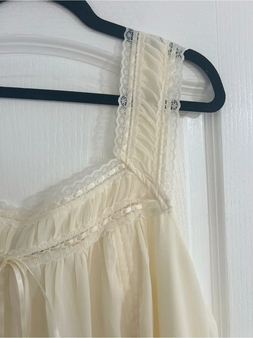 Princess Polly light cream